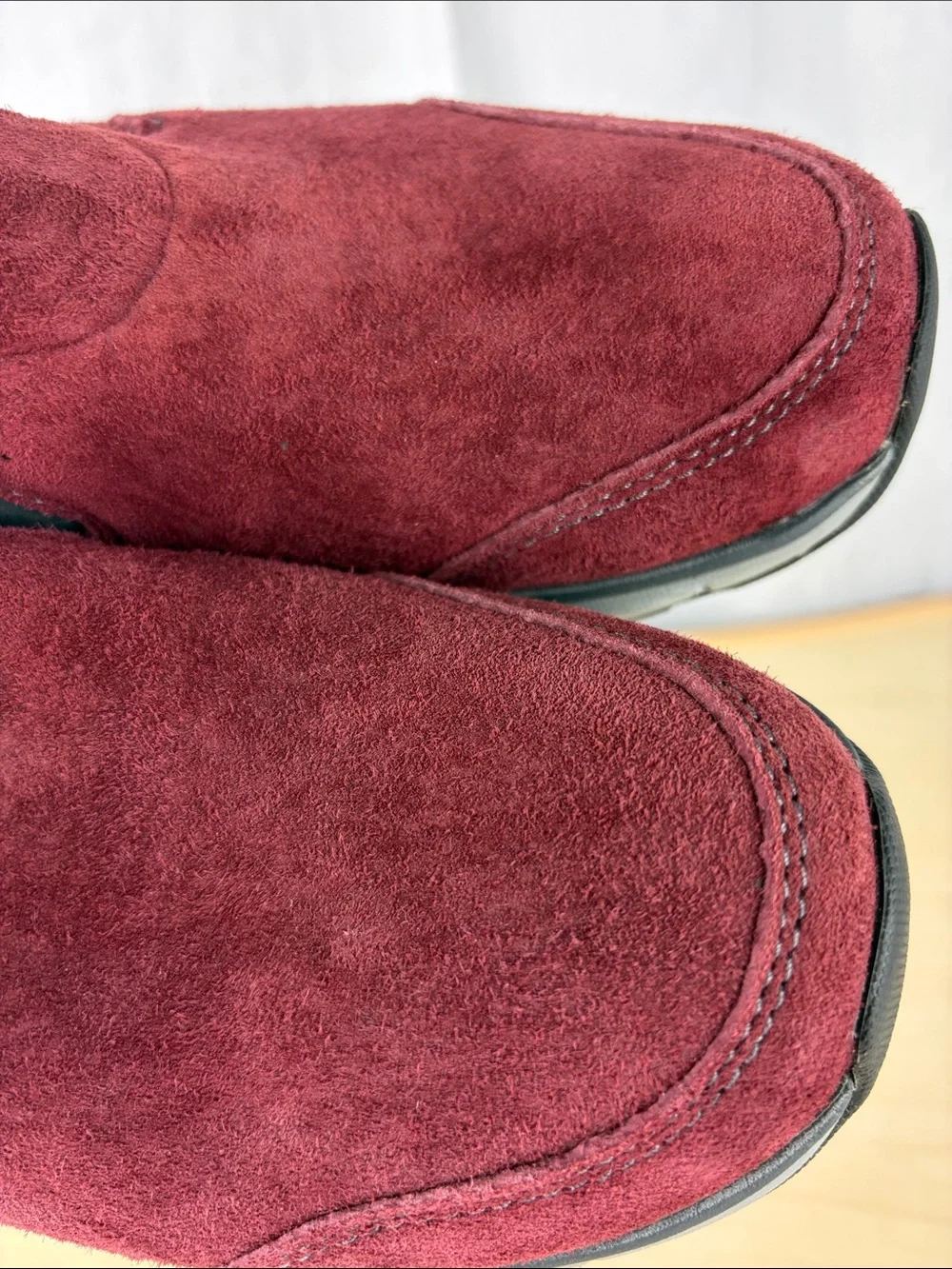 Eddie Bauer MidLite 100g Insulated Suede Slip-On Shoes Burgundy Women’s 8